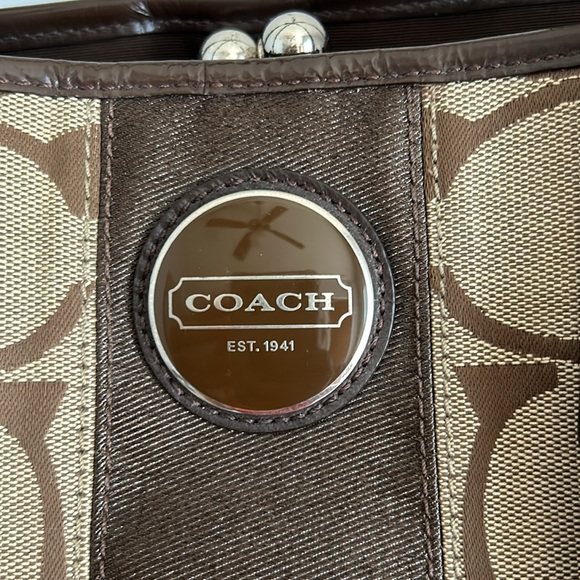 COACH signature tote Kisslock Canvas Shoulder Bag-EUC - Picture 3 of 8